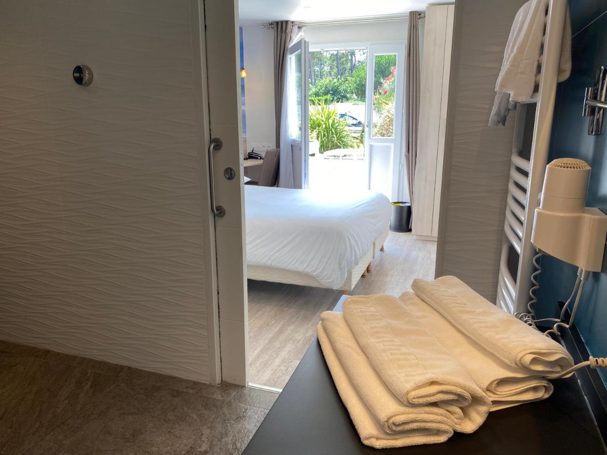 Les Vagues Hotel Restaurant บิสการ์รอส-ปลาจ ภายนอก รูปภาพ
