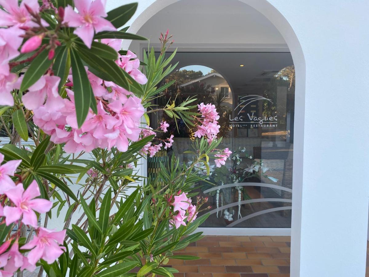 Les Vagues Hotel Restaurant บิสการ์รอส-ปลาจ ภายนอก รูปภาพ