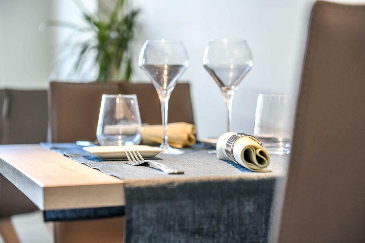 Les Vagues Hotel Restaurant บิสการ์รอส-ปลาจ ภายนอก รูปภาพ
