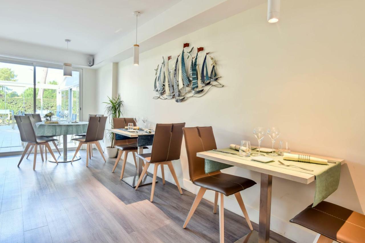 Les Vagues Hotel Restaurant บิสการ์รอส-ปลาจ ภายนอก รูปภาพ