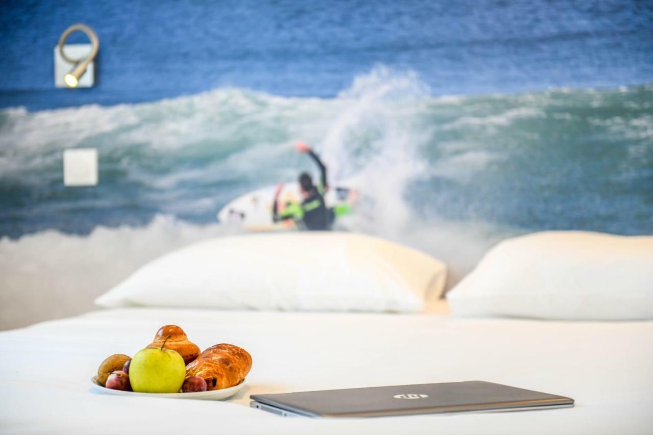 Les Vagues Hotel Restaurant บิสการ์รอส-ปลาจ ภายนอก รูปภาพ
